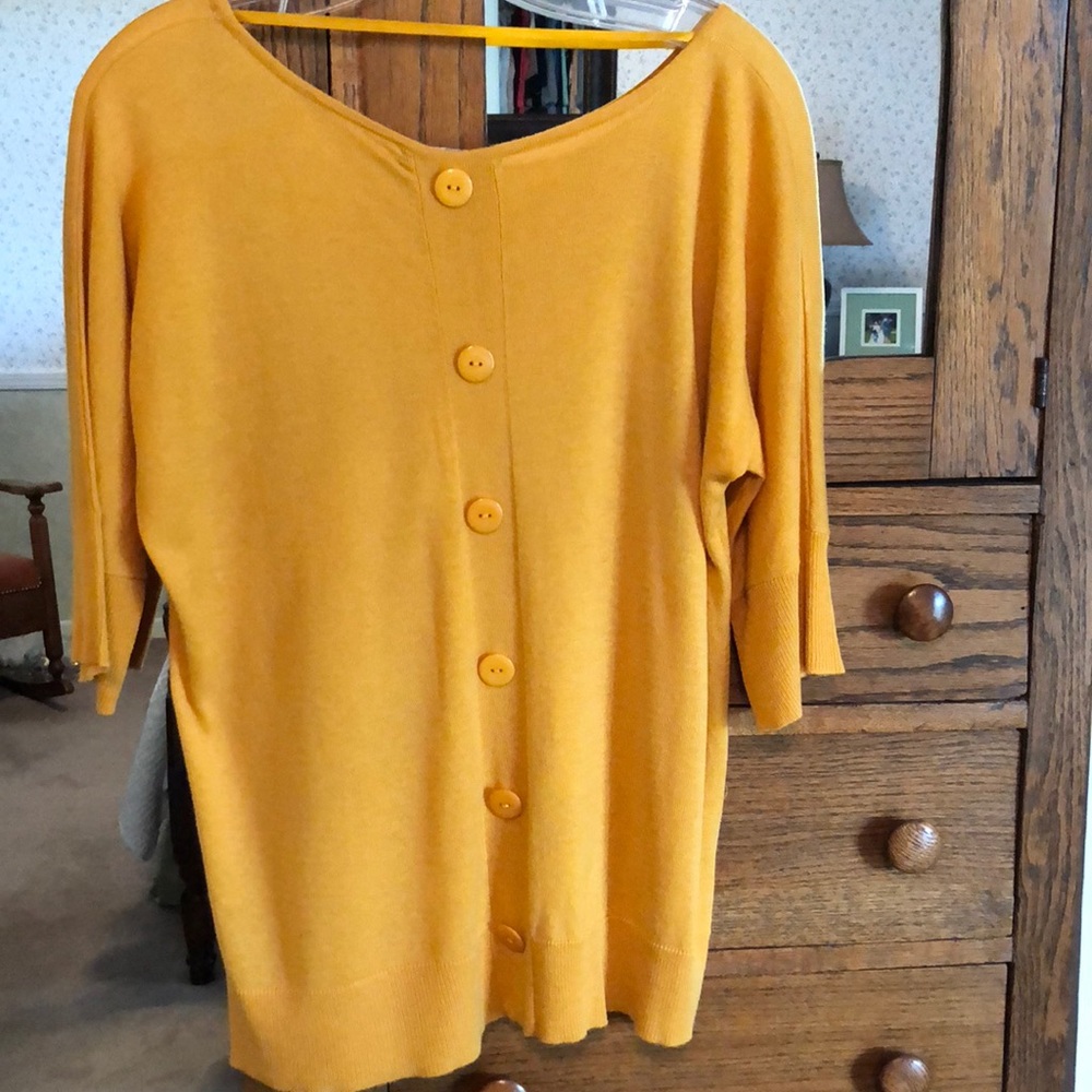 Cable & Gauge Gold M Sweater 🌼